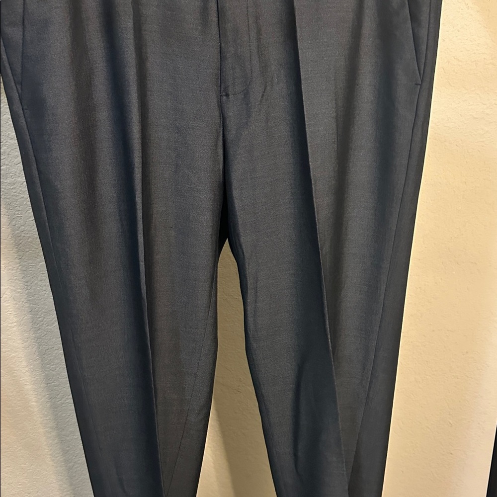 Calvin Klein Men’s Relaxed Fit Dress Pants.
Dark Gray. Size 38 Length 32